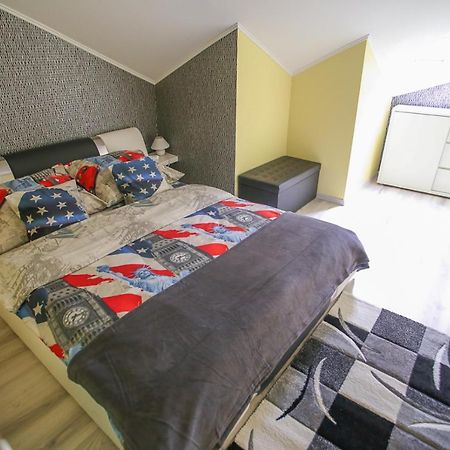 Centrum Lux 2 Apartmanok Kaposvar Exterior photo
